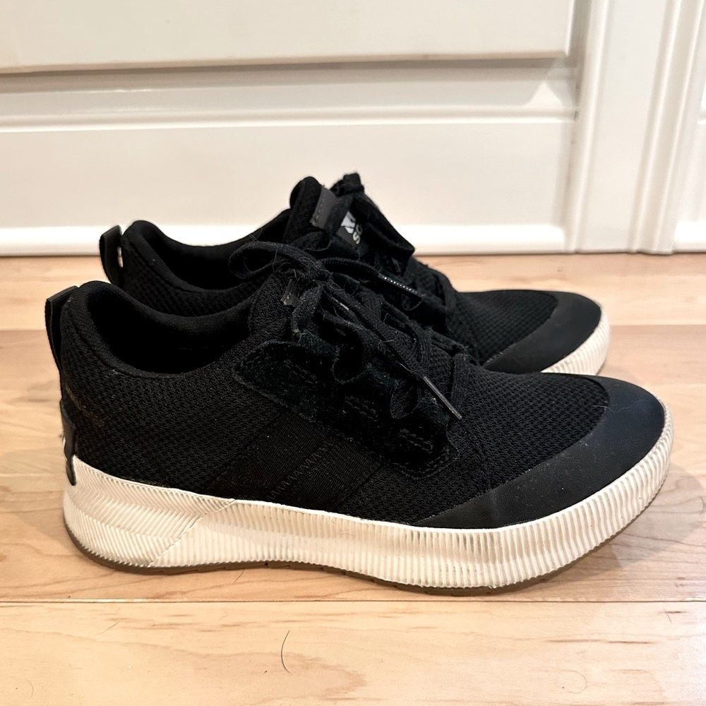 Sorel OUT N ABOUT™ III LOW WOMEN'S WATERPROOF SNEAKER size 7